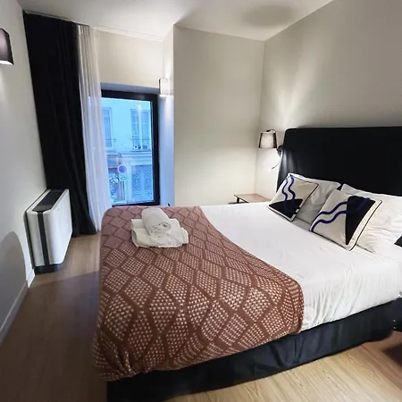 Urban Flat 133 - Ponceau 4 Bedroom * Paris