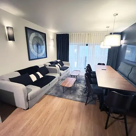 Urban Flat 133 - Ponceau 4 Bedroom * Paris